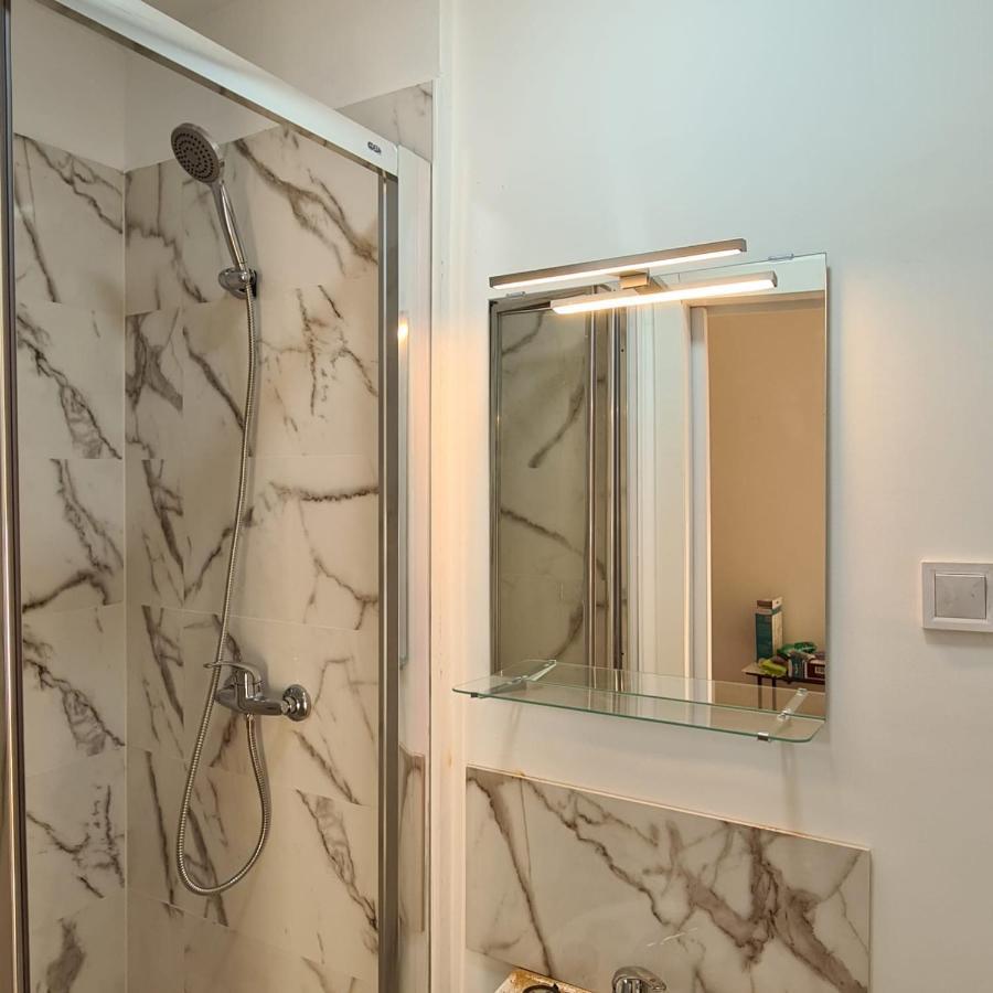 Hostal Vara Madrid Exteriér fotografie