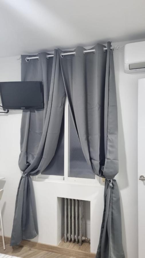 Hostal Vara Madrid Exteriér fotografie