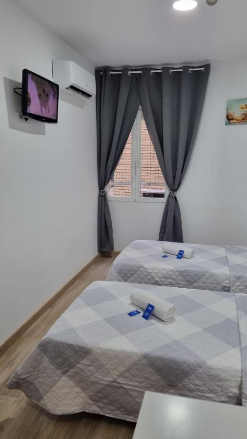 Hostal Vara Madrid Exteriér fotografie